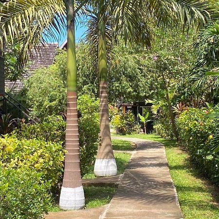 נגריל Secret Cabins At Firefly Beach Cottage מראה חיצוני תמונה