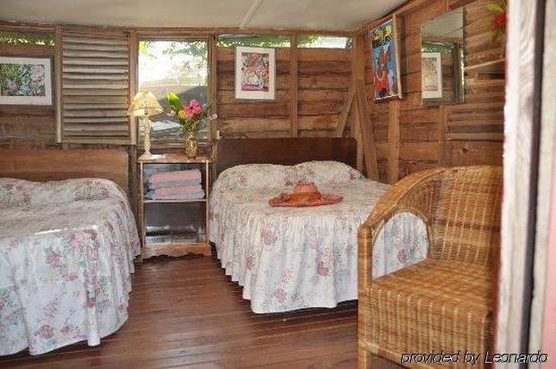 נגריל Secret Cabins At Firefly Beach Cottage מראה חיצוני תמונה