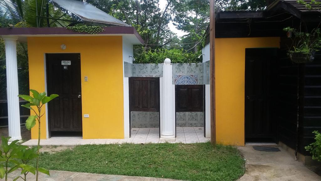 נגריל Secret Cabins At Firefly Beach Cottage מראה חיצוני תמונה